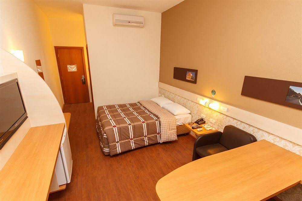 Hotel 10 Itajai/Navegantes Exterior foto